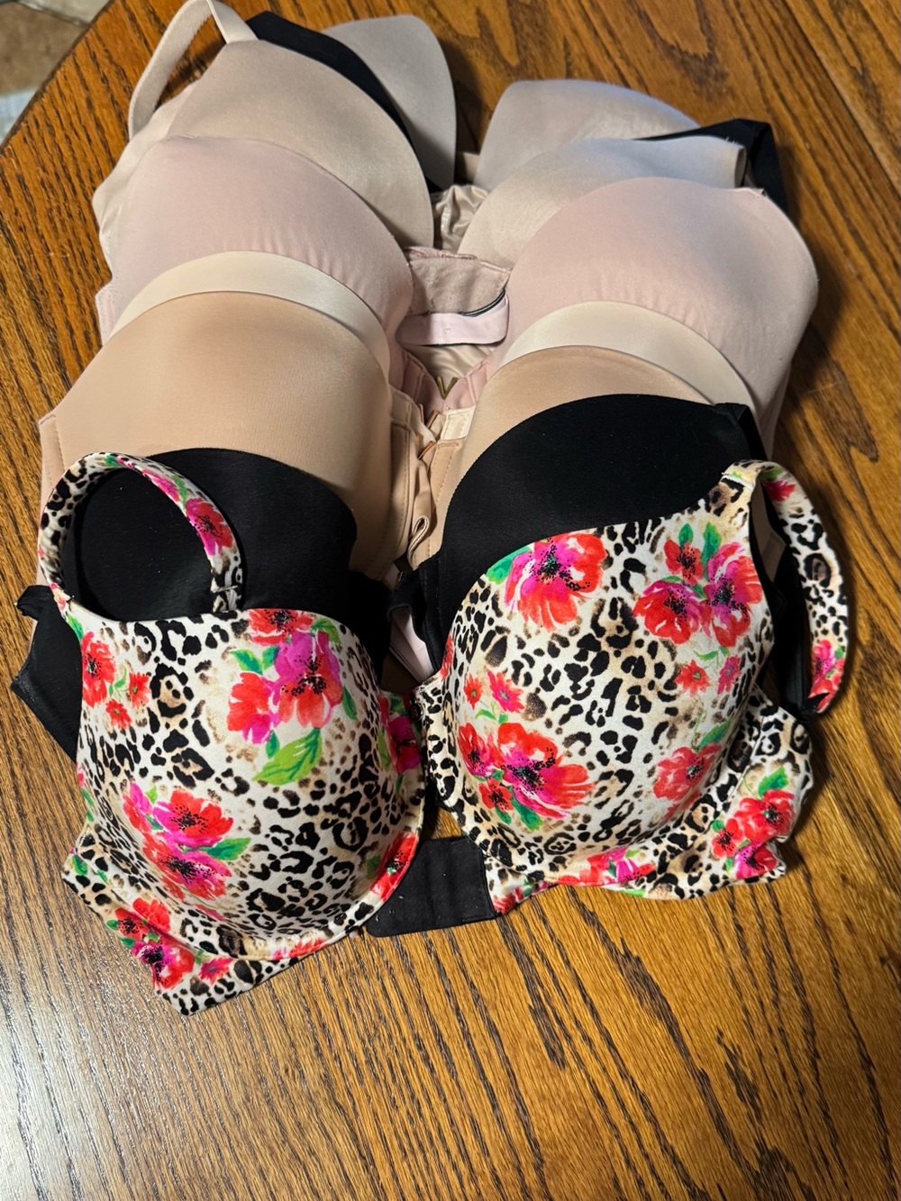 Lot of Eight Victoria’s Secret and Aerie Bras 36C 36D 38D
